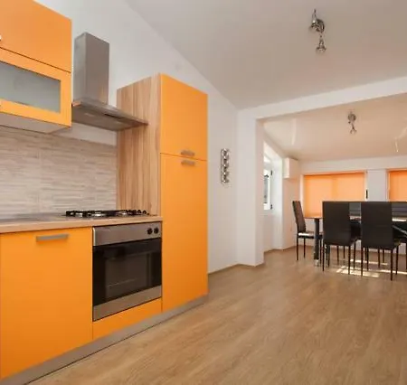 Large Specious 普拉