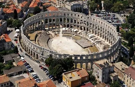 Large Specious Pula